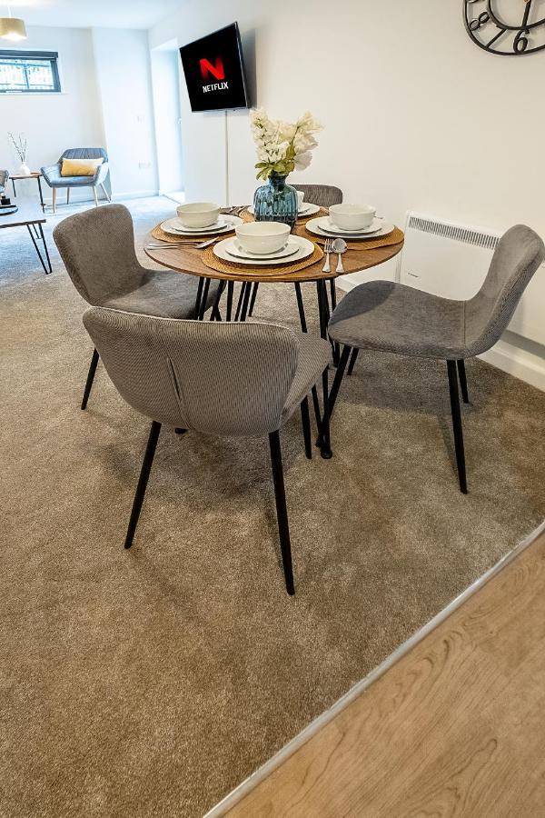 Luton Modern Serviced Accommodation For Contractors, Relocators, Professionals, Tourists And Students - Akugi Homes Экстерьер фото