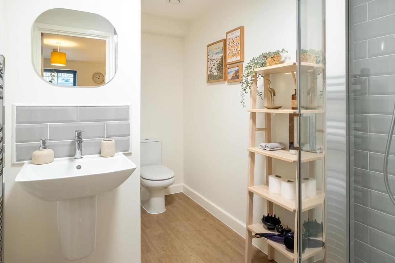 Luton Modern Serviced Accommodation For Contractors, Relocators, Professionals, Tourists And Students - Akugi Homes Экстерьер фото