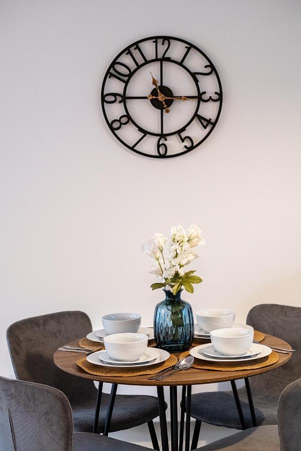 Luton Modern Serviced Accommodation For Contractors, Relocators, Professionals, Tourists And Students - Akugi Homes Экстерьер фото